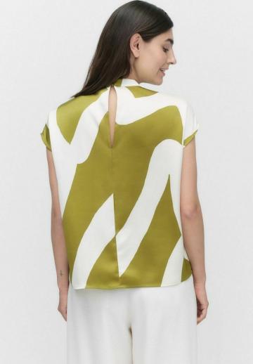 Атласная блузка