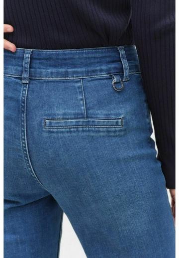 Клешеные джинсы