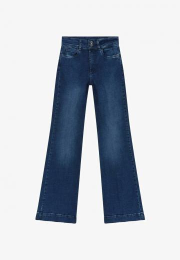 Клешеные джинсы