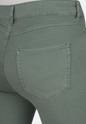 Короткие джинсы