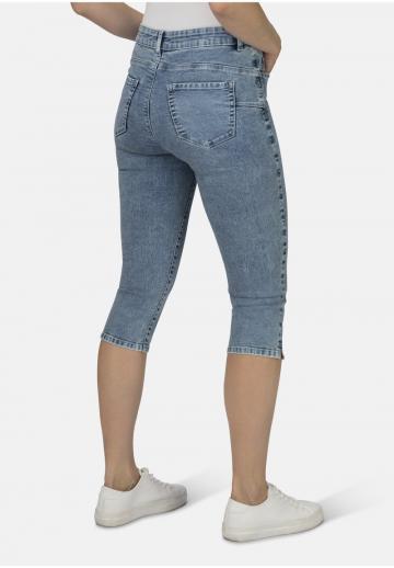 Короткие джинсы