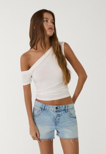 Блузка без рукавов