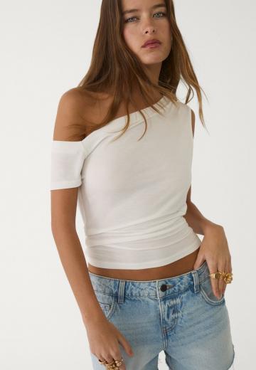 Блузка без рукавов