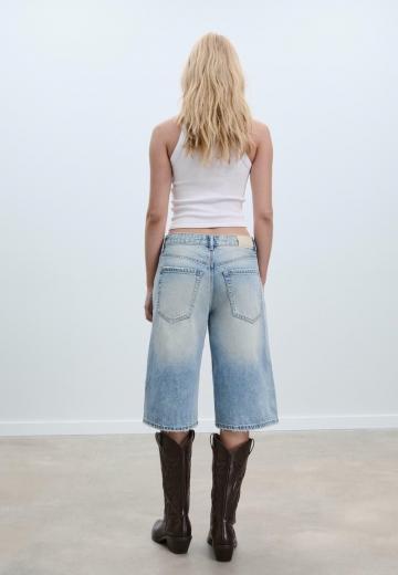 Короткие джинсы