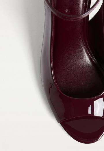 Туфли с открытым носом