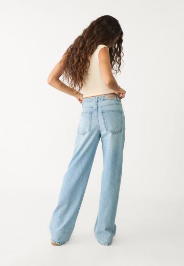 Прямые джинсы