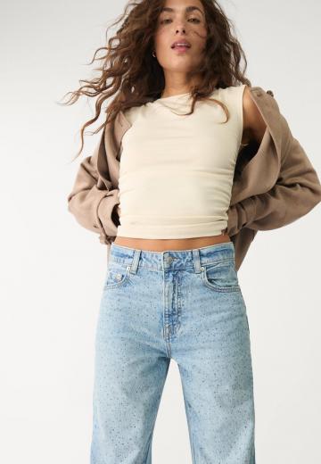 Прямые джинсы