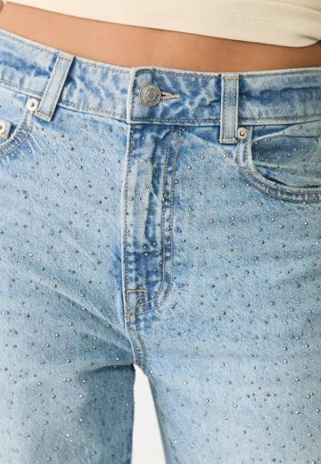 Прямые джинсы