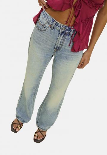 Клешеные джинсы