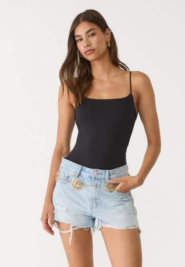 Топ на бретельках