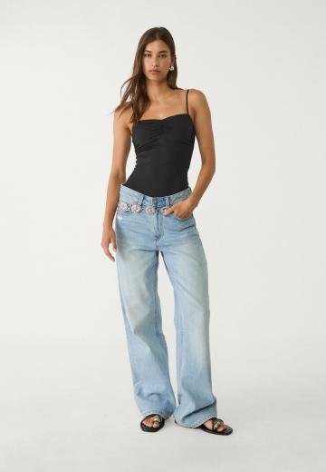 Топ на бретельках