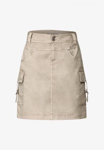 Юбка с накладными карманами