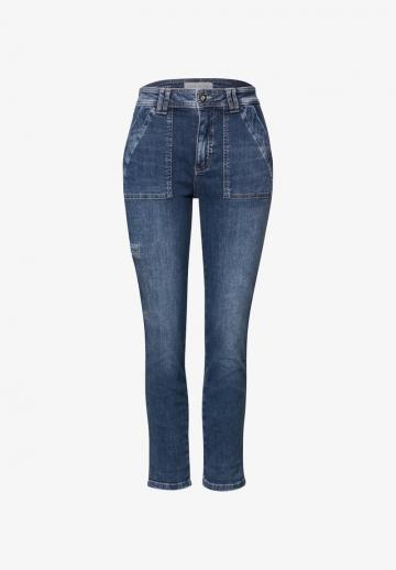 Короткие джинсы