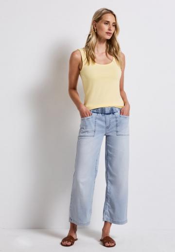 Короткие джинсы