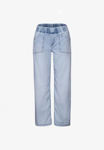 Короткие джинсы