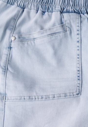 Короткие джинсы