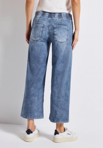 Короткие джинсы