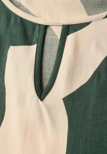 Блузка без рукавов