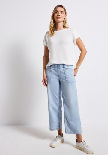 Короткие джинсы