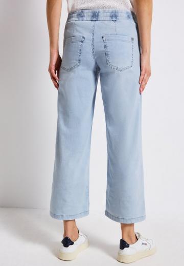 Короткие джинсы