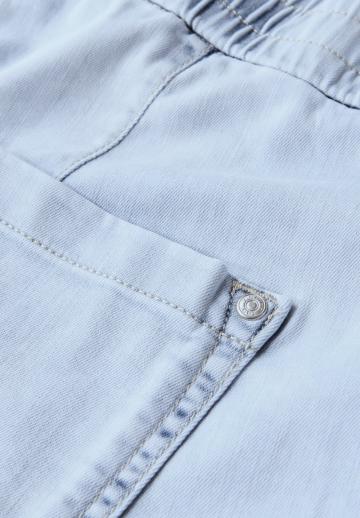 Короткие джинсы