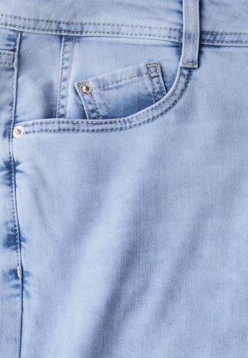 Короткие джинсы