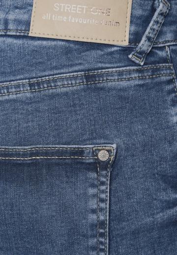 Свободные джинсы