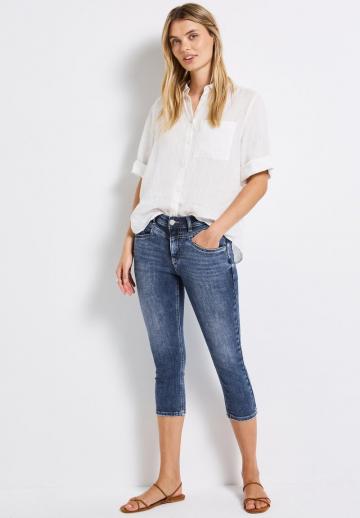 Короткие джинсы