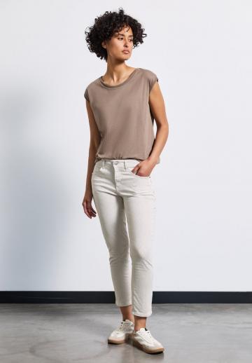 Короткие джинсы