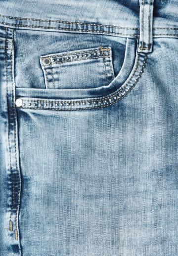 Короткие джинсы