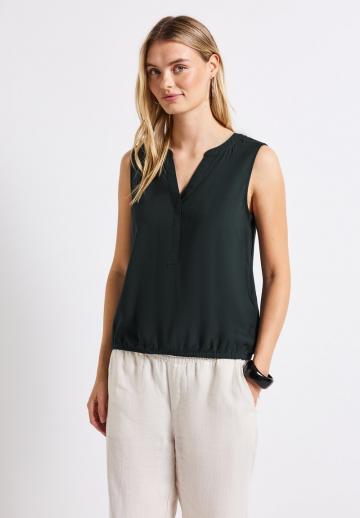 Блузка без рукавов