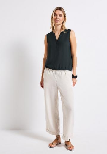 Блузка без рукавов