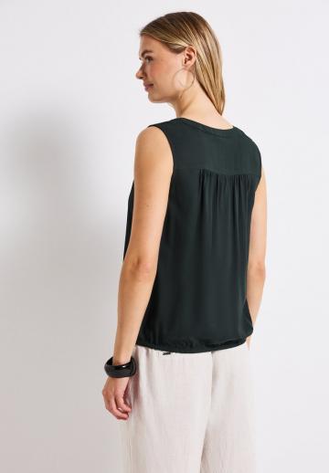 Блузка без рукавов