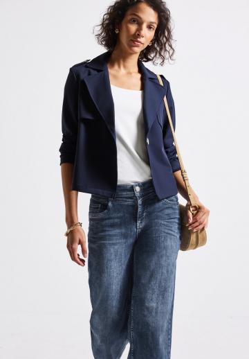 Короткие джинсы