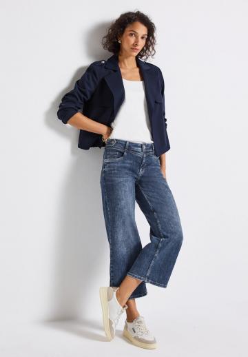 Короткие джинсы