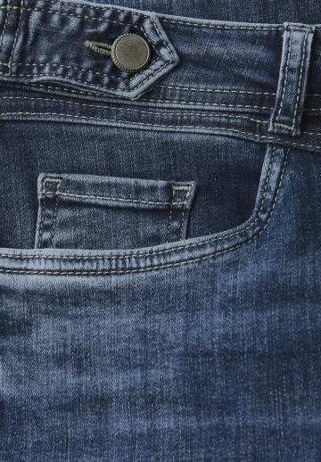 Короткие джинсы