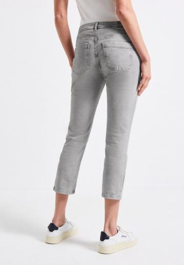Короткие джинсы
