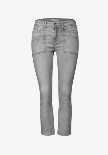 Короткие джинсы