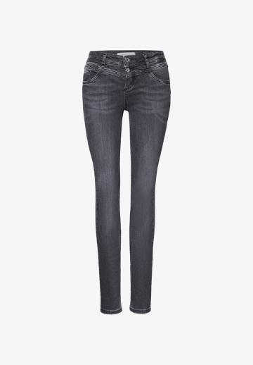 Короткие джинсы