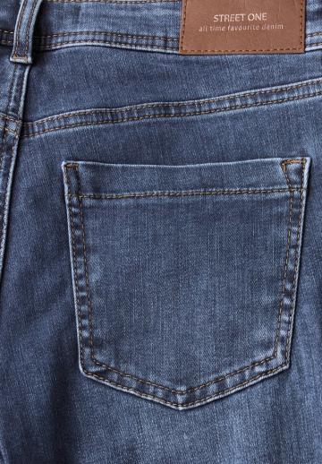 Прямые джинсы