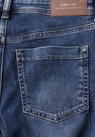 Прямые джинсы