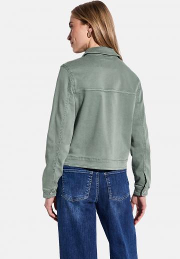 Куртка с накладнымит карманами