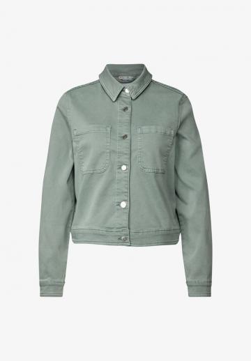 Куртка с накладнымит карманами