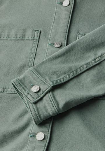 Куртка с накладнымит карманами