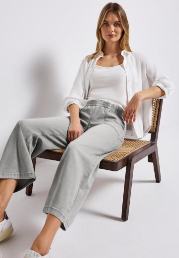 Короткие джинсы