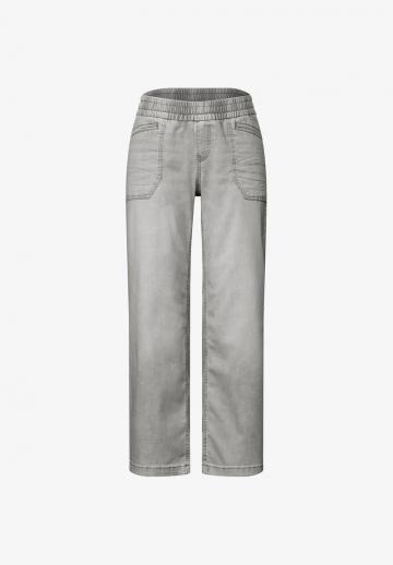 Короткие джинсы