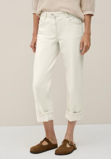Короткие джинсы