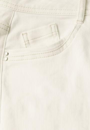 Короткие джинсы