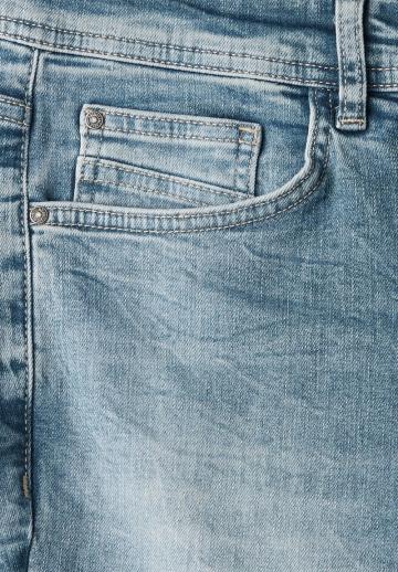 Узкие джинсы