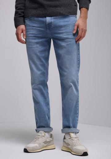 Прямые джинсы